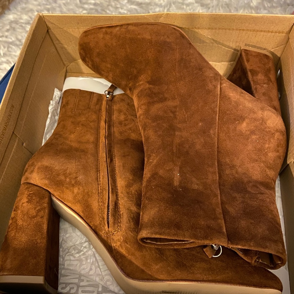 Steve madden chestnut suede booties